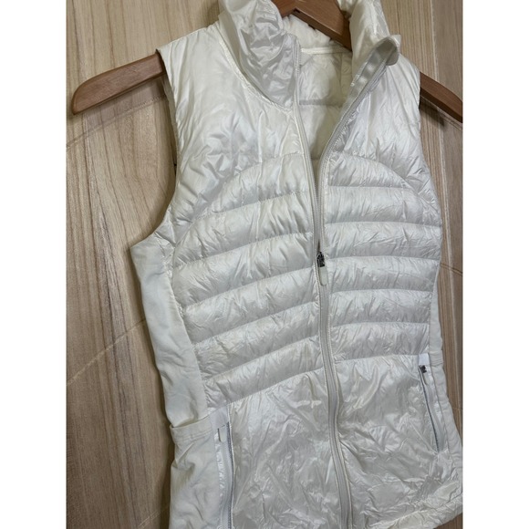 Lululemon Down Vest White Zip Front Puffer Sleeveless Women's Size 4 - Picture 2 of 11